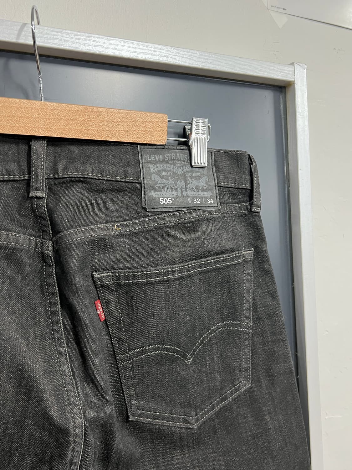 Levis 리바이스 505 레귤러 스트레이트 흑청 블랙라벨 데님 팬츠 상품이미지2