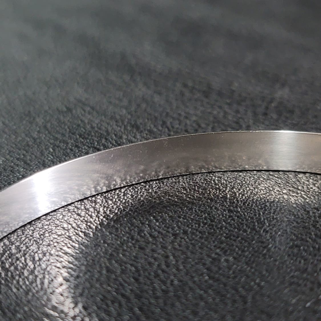 Silven 티타늄 6mm 남자 미니멀 라인 오픈 팔찌 상품이미지3