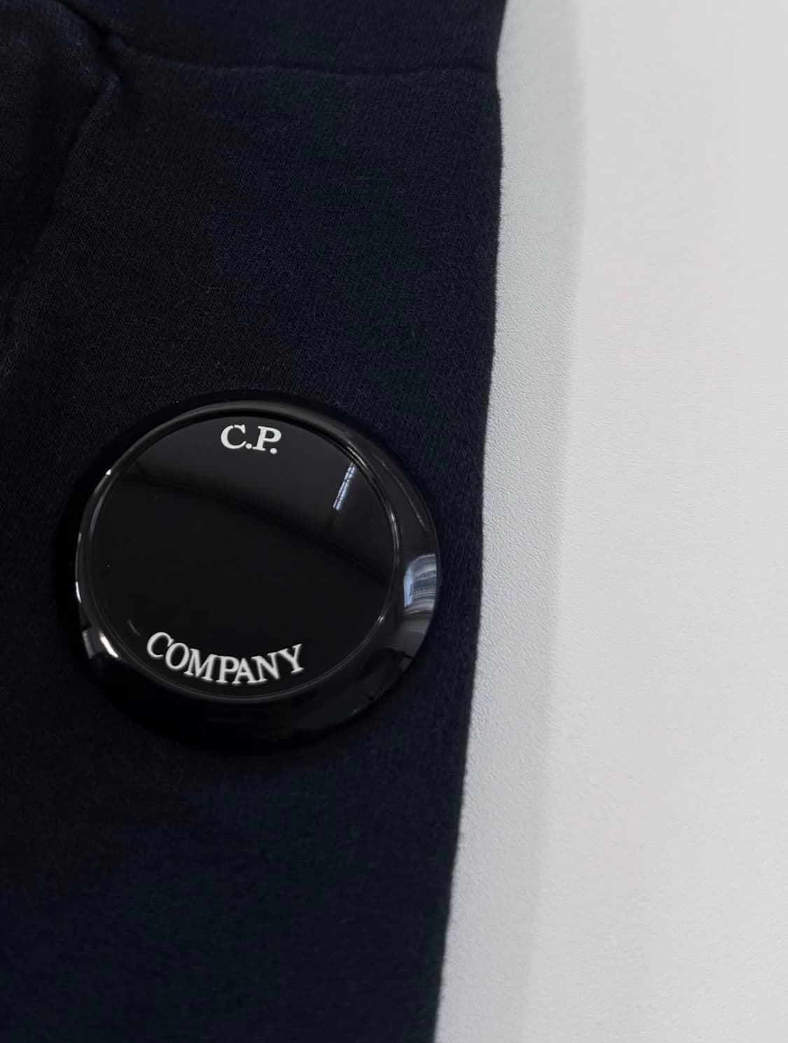 CP컴퍼니 렌즈 맨투맨 XL 상품이미지3