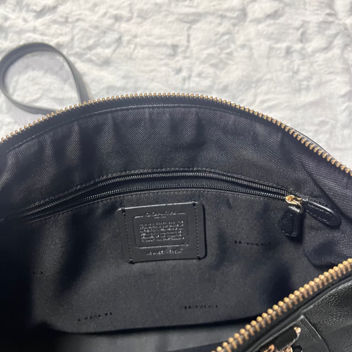 Coach 블랙 골드 가죽 크로스백 금장 갸루 상품이미지3