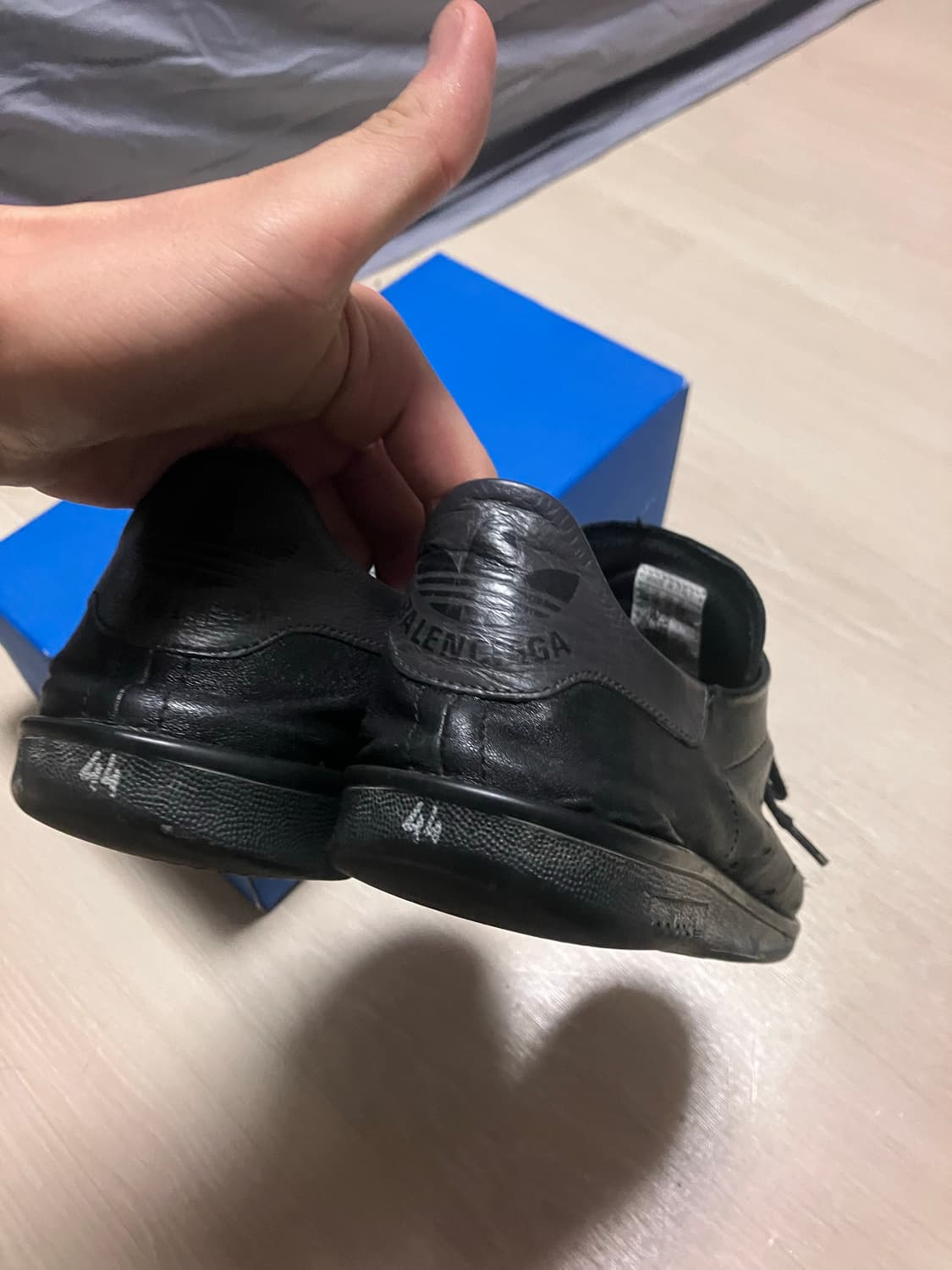 [44] 발렌시아가 아디다스 스탠스미스 원아웃 블랙 상품이미지3