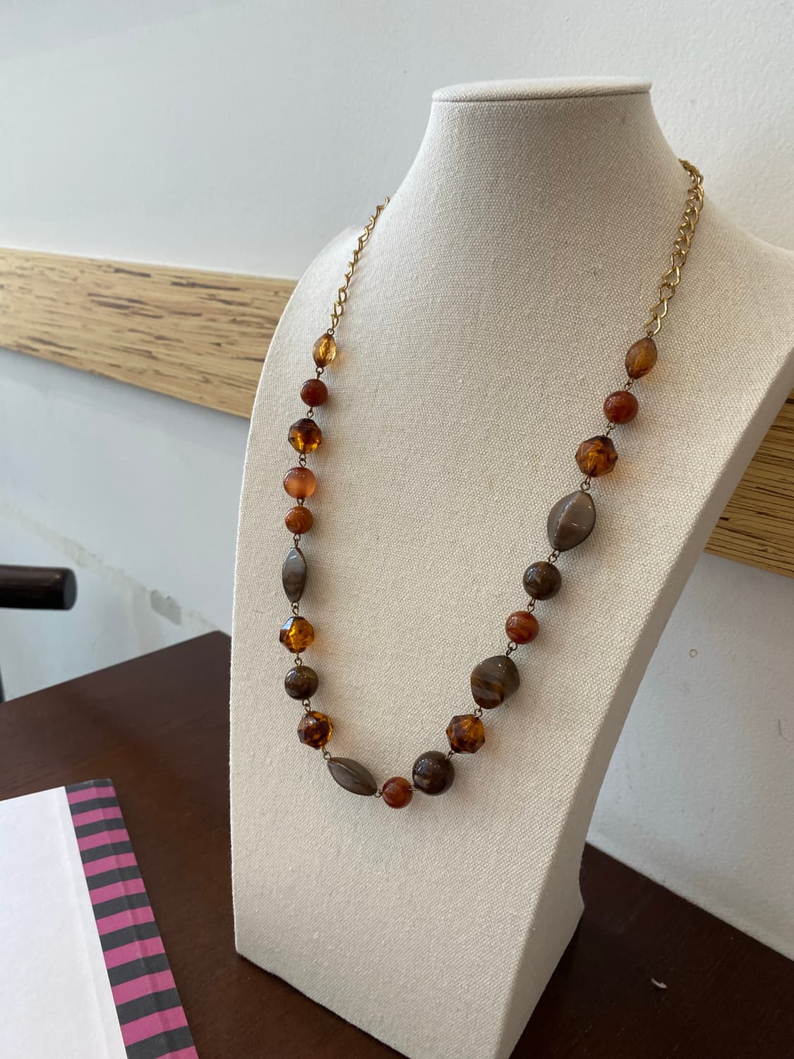 브라운 비즈 롱 목걸이 상품이미지2