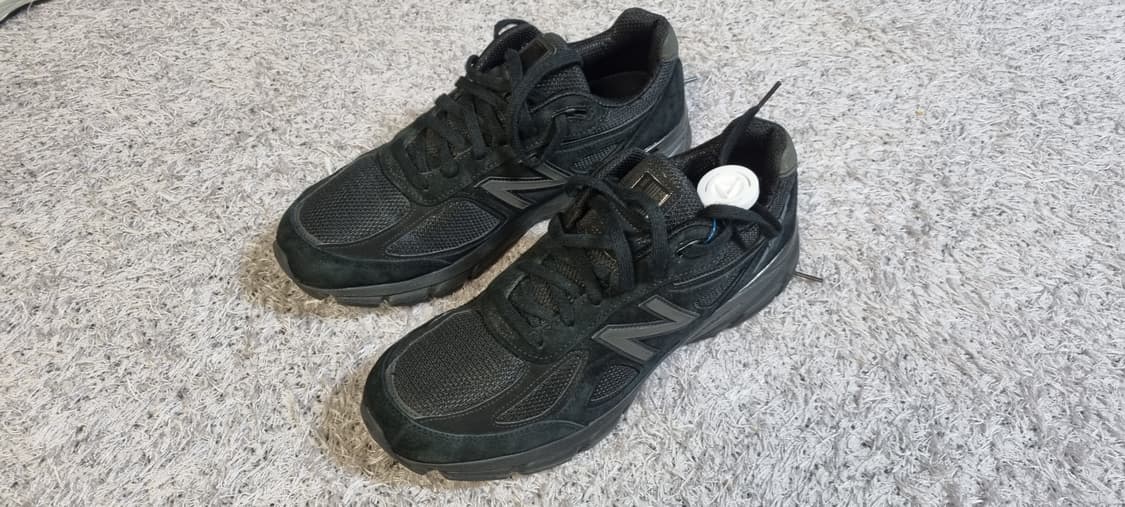 뉴발란스 990v4 트리플 블랙 295 상품이미지1