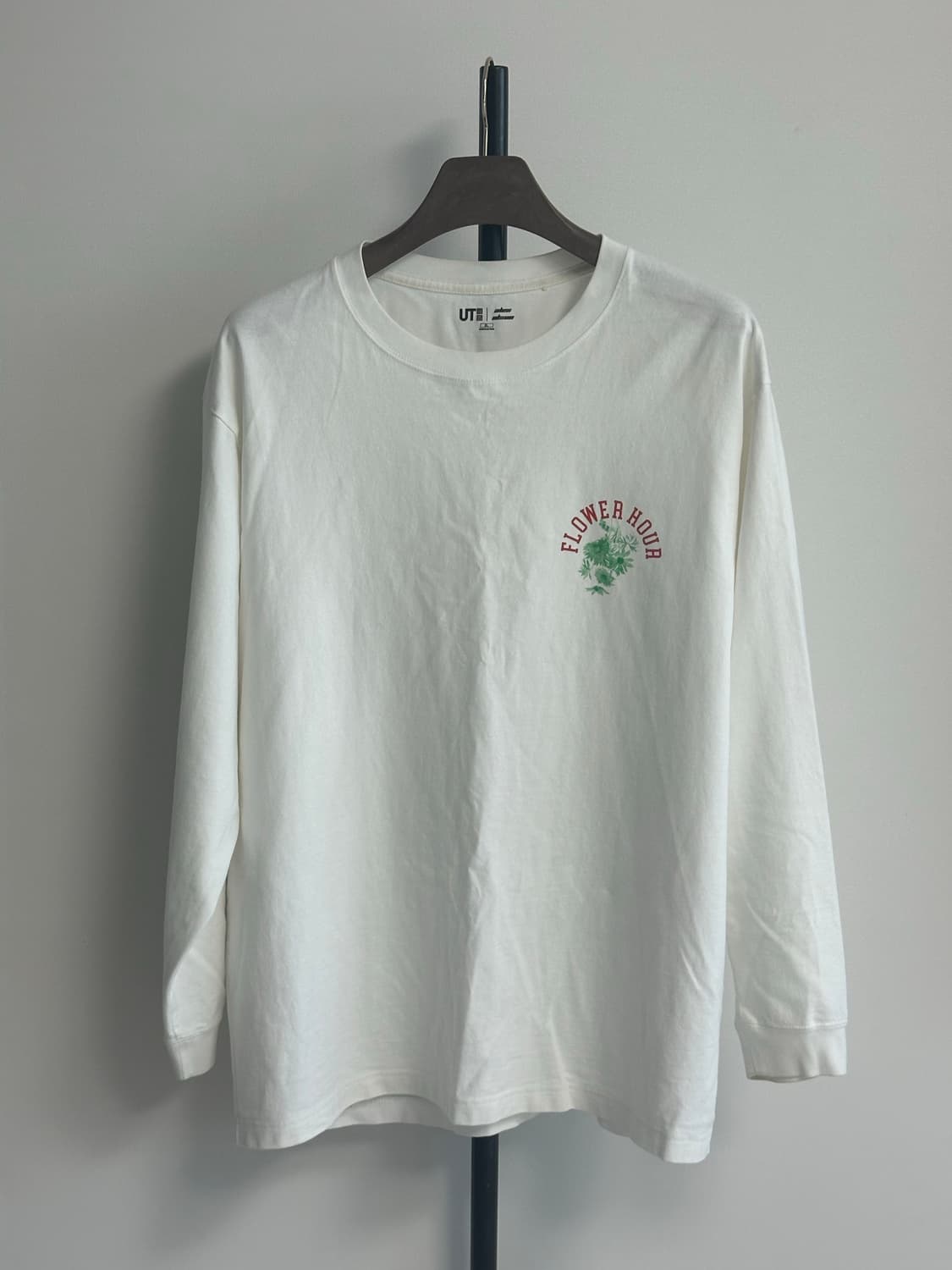 유니클로 UT 알렉스 올슨 스케이터 컬렉션 그래픽 롱슬리브 상품이미지1