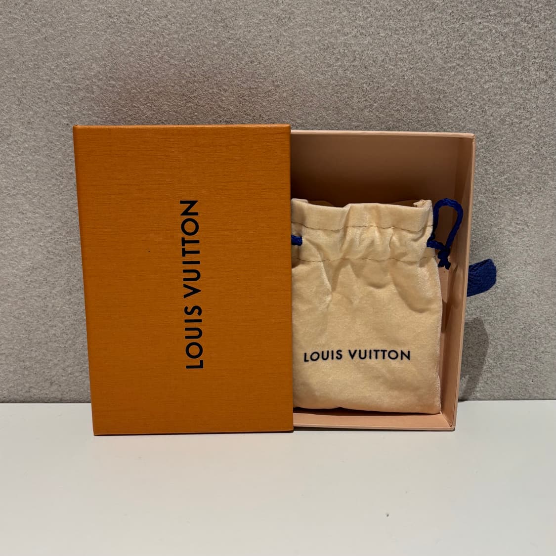 A+ / OS 루이비통 아이코닉 팔찌 골드 상품이미지5