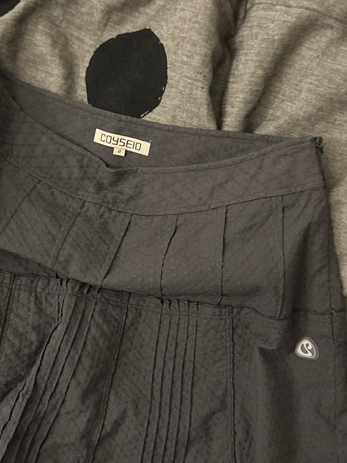 코이세이오 플라워 핀턱 스커트 차콜 상품이미지4