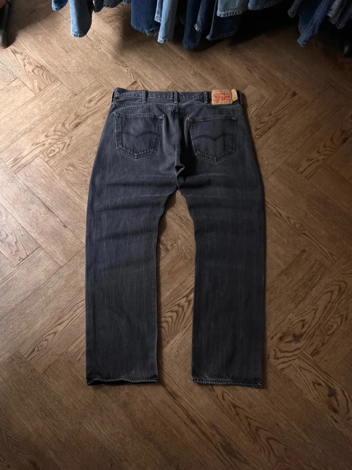 [38]리바이스 501 빈티지 워싱 스트레이트 흑청 데님 팬츠 상품이미지1