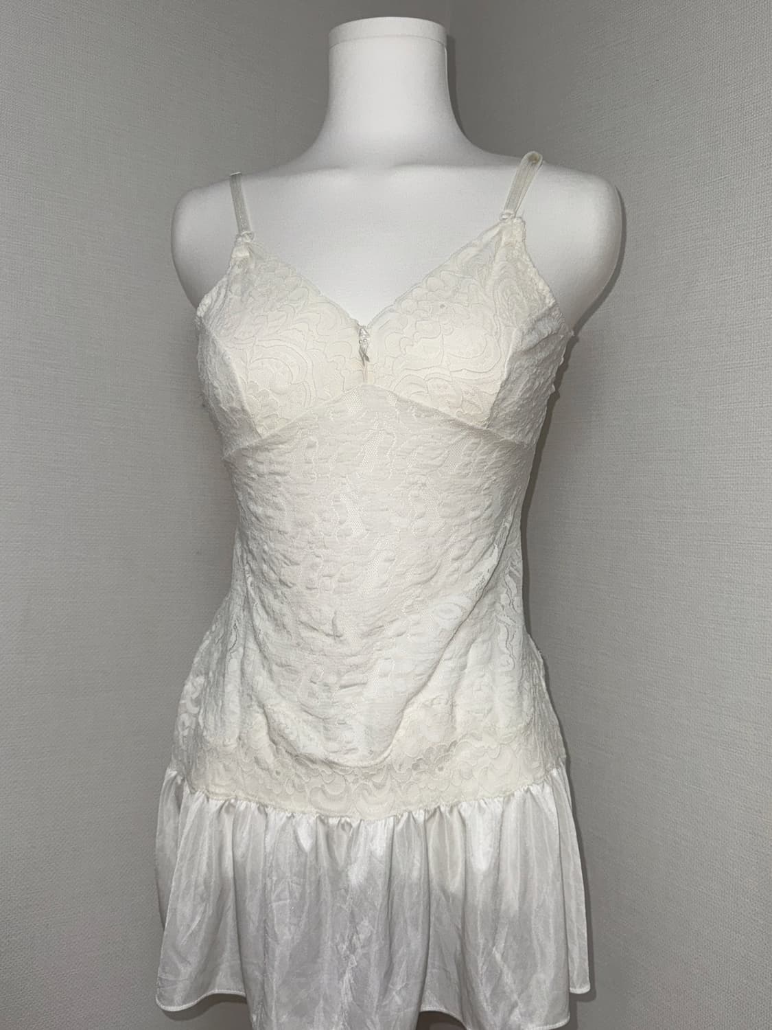 White Layered Lace Sleeveless 상품이미지2