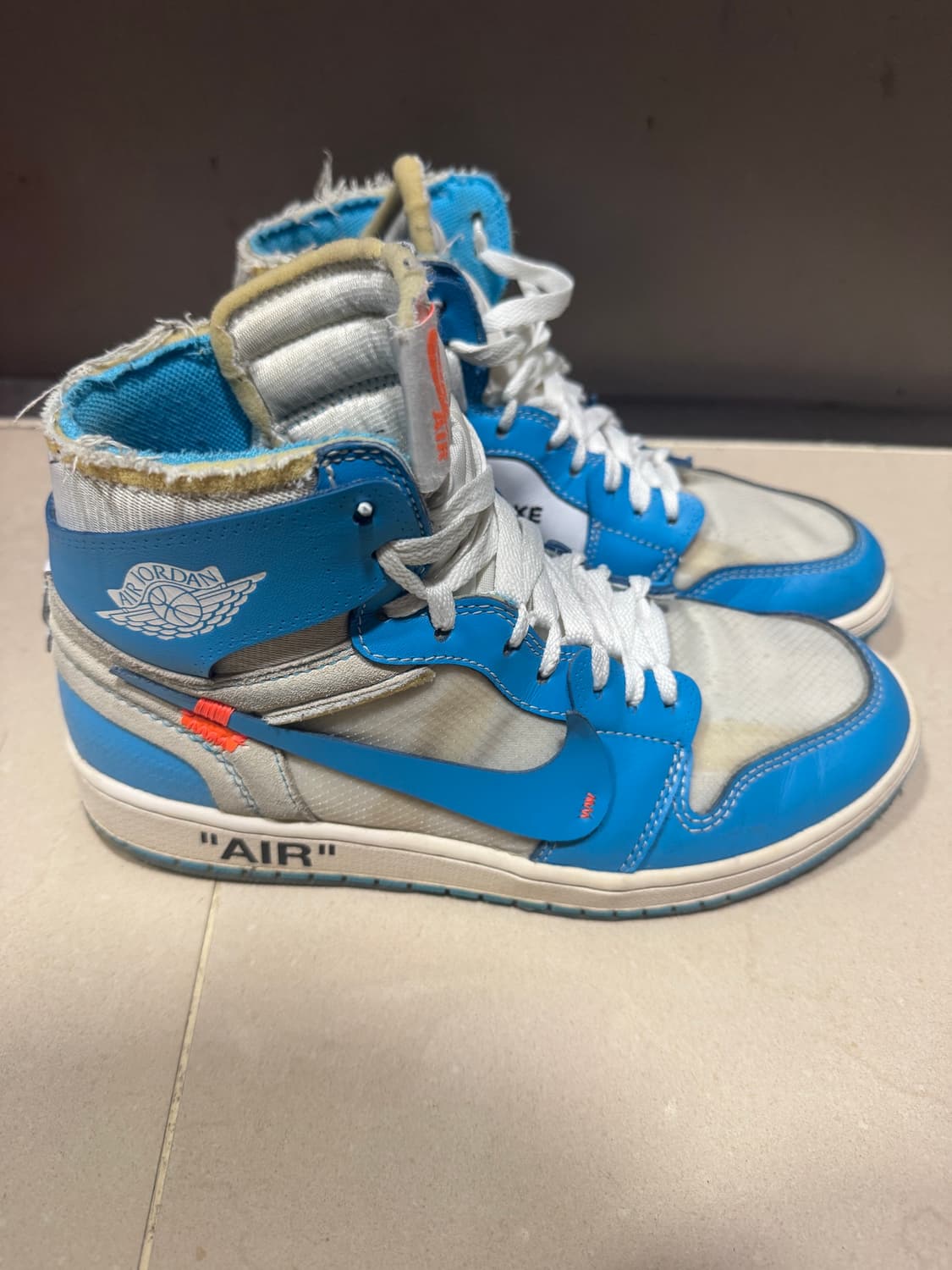 나이키 조던 1 x 오프화이트 유니버시티 블루 UNC 상품이미지2