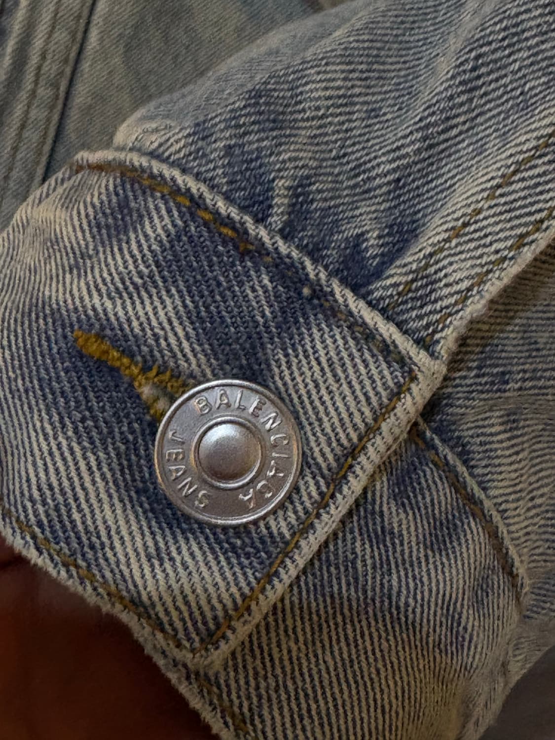 발렌시아가 22ss 컷팅 데님 자켓 상품이미지7