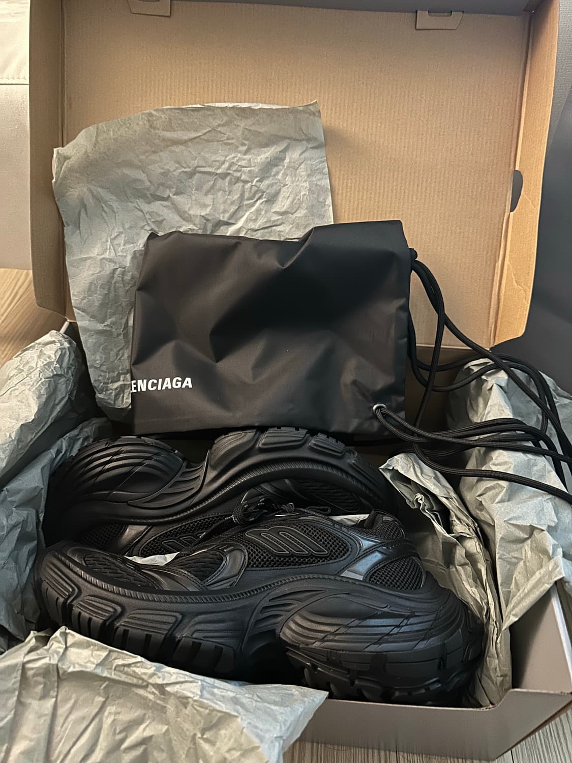 발렌시아가 10xl 블랙 (41) 상품이미지1