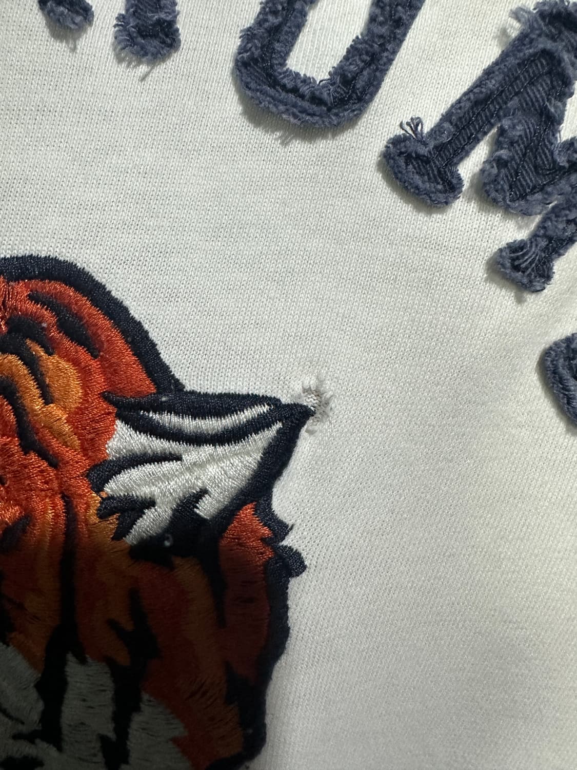 아베크롬비 호랑이자수 롱슬리브S 상품이미지5