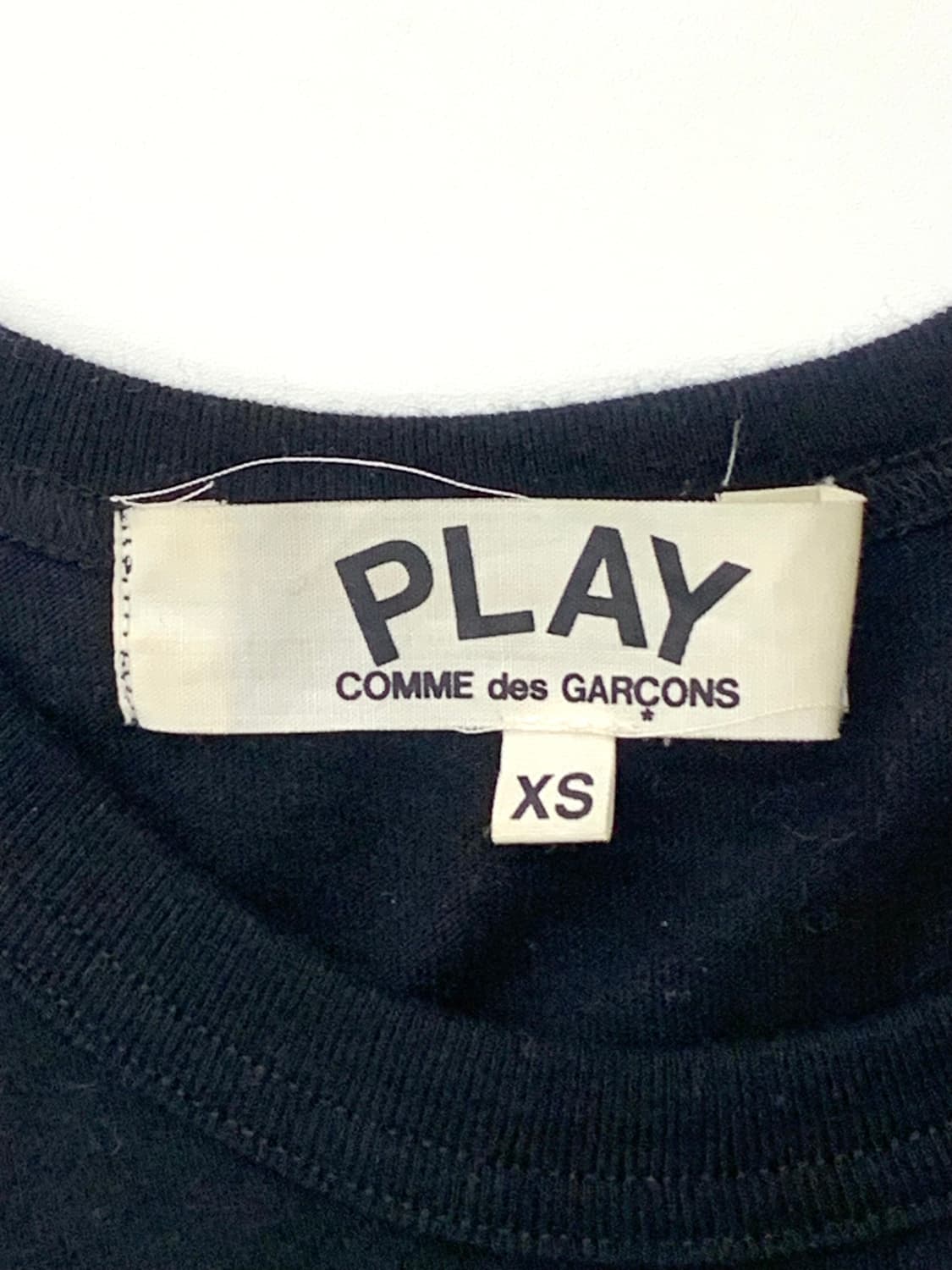 COMMEdesGARCONS 꼼데가르송 블랙 플레이 로고 티셔츠 상품이미지5