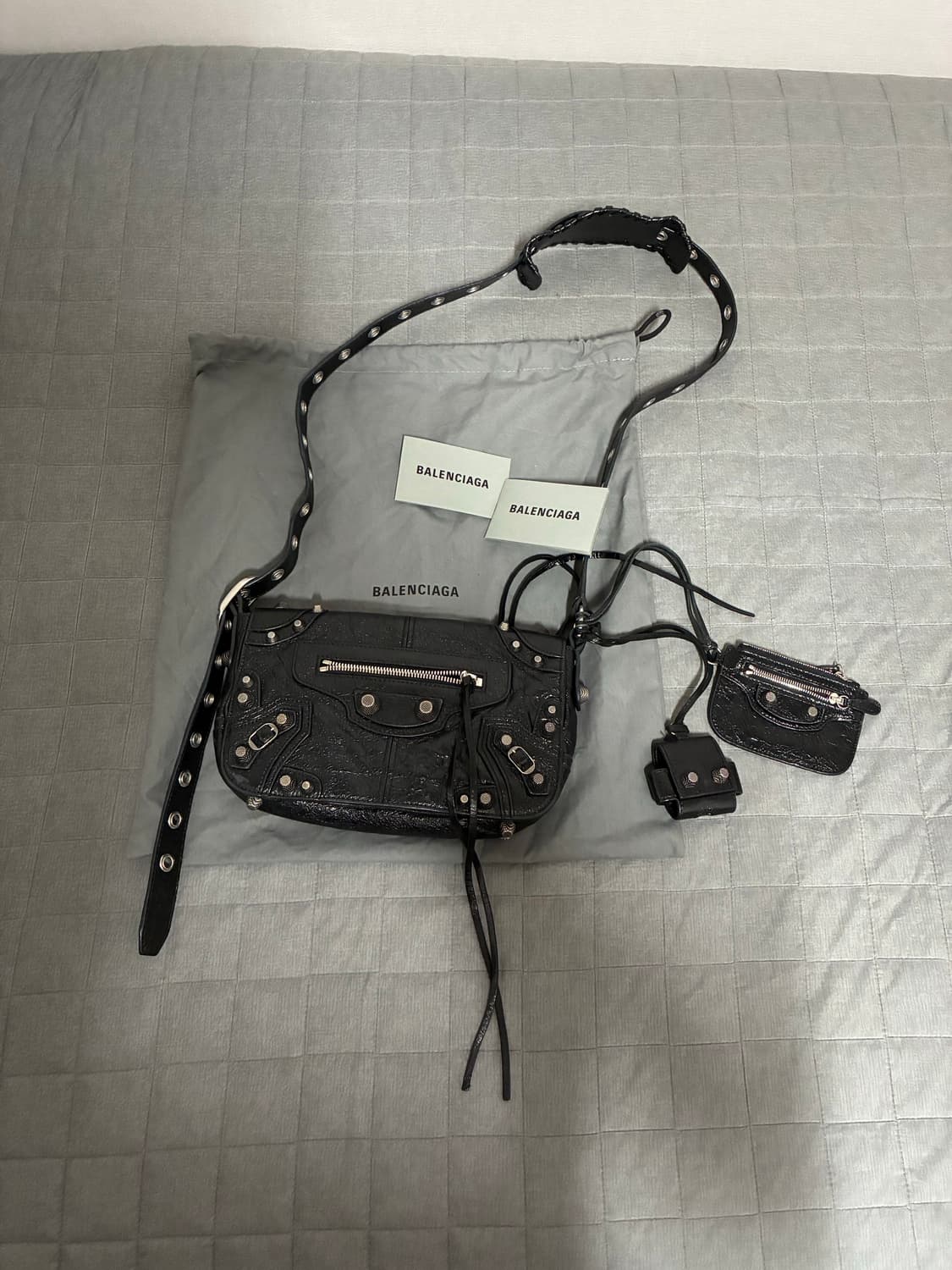 [XS] 발렌시아가 르카골 램스킨 플랩백 블랙 상품이미지1