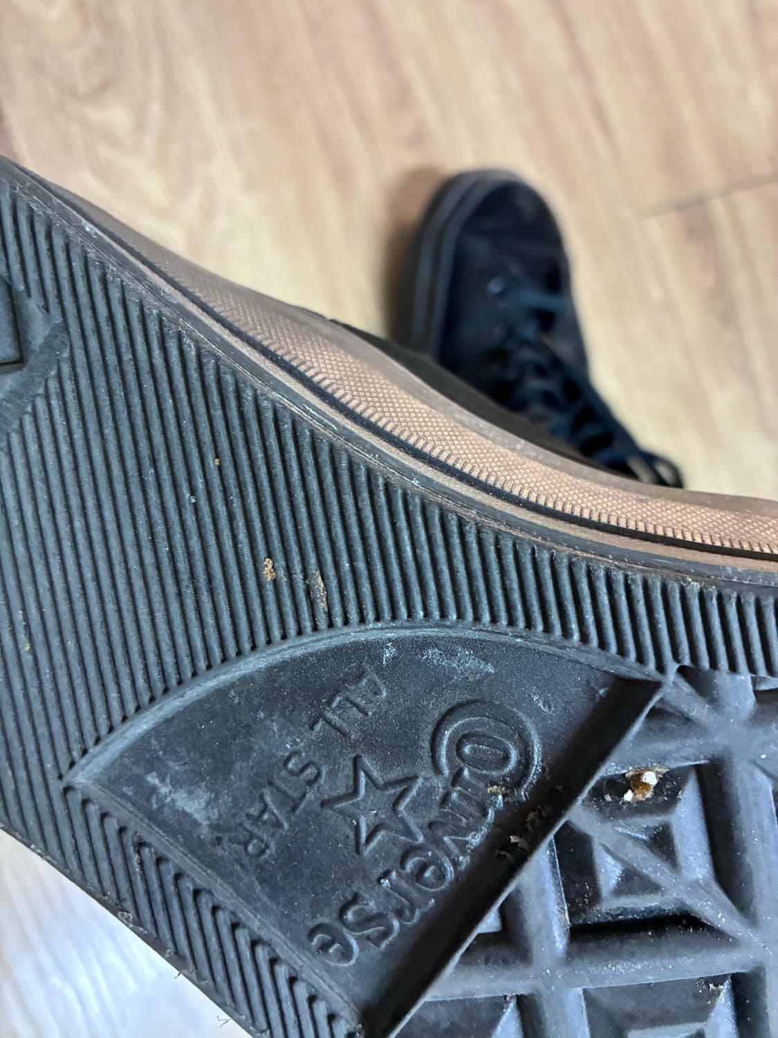 척테일러 블랙 스웨이드 하이탑 스니커즈 상품이미지5