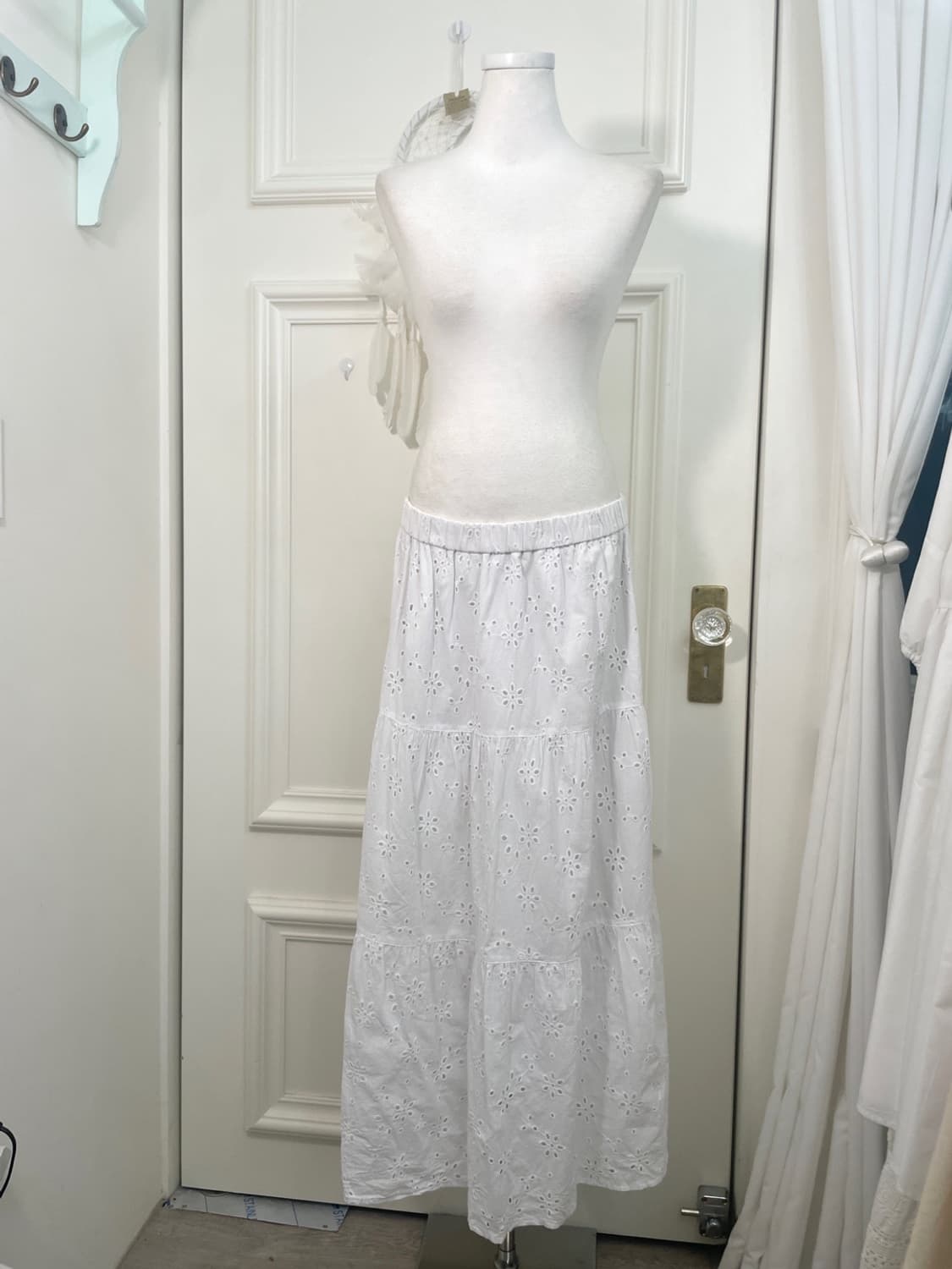 white cotton lace tired banding long ski 상품이미지1