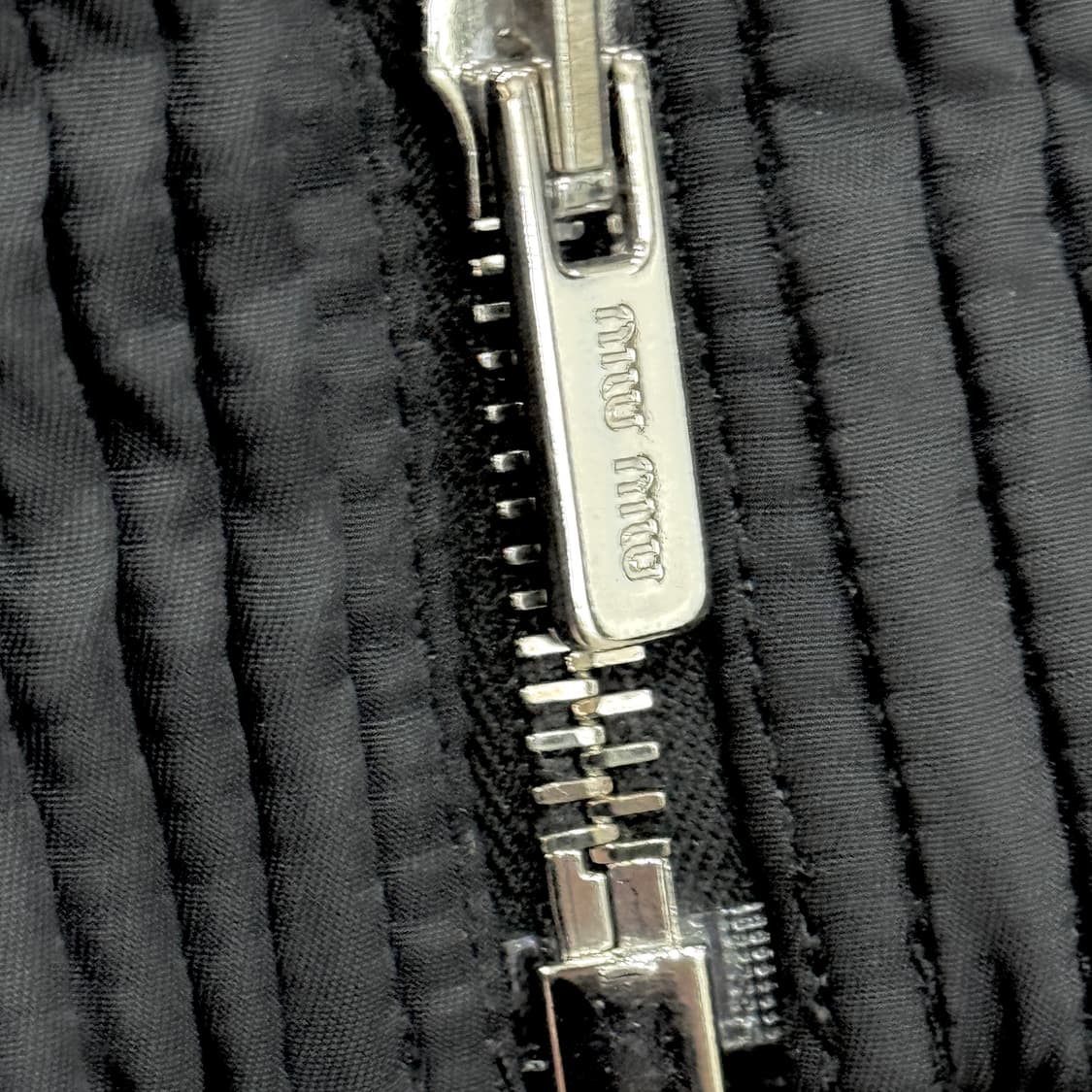 [정품] 미우미우 크롭 후드 패딩 나일론 다운 ML724  상품이미지8