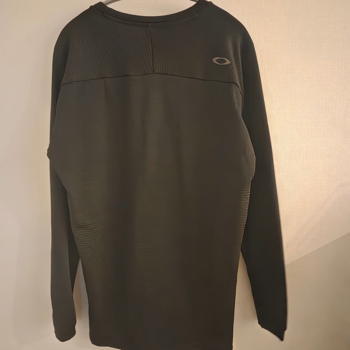 (XL)오클리 LS GRID CREW 롱슬리브 판매합니다. 상품이미지2