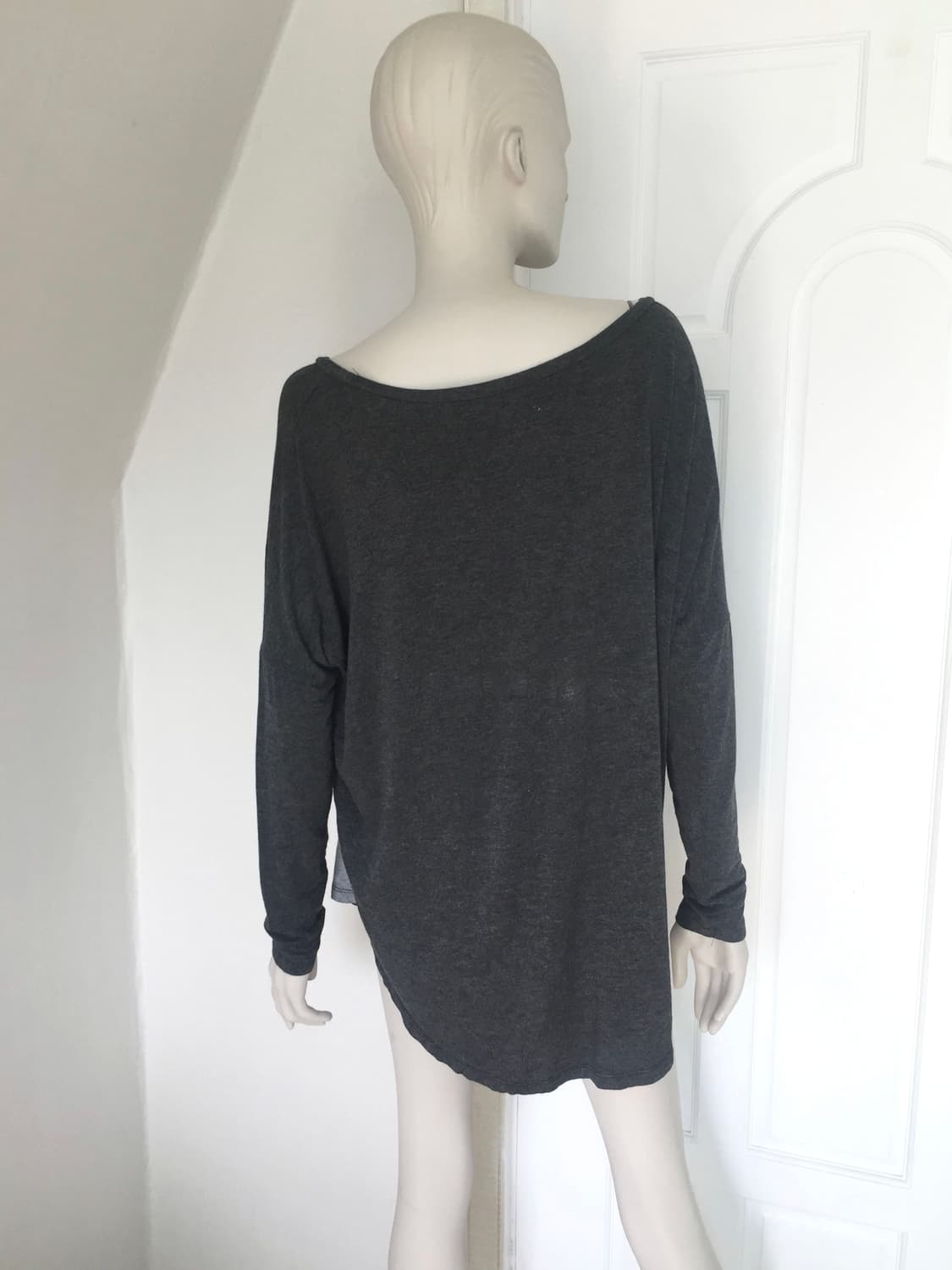 Abercrombie Asymmetric Graphic Sleeve 상품이미지4