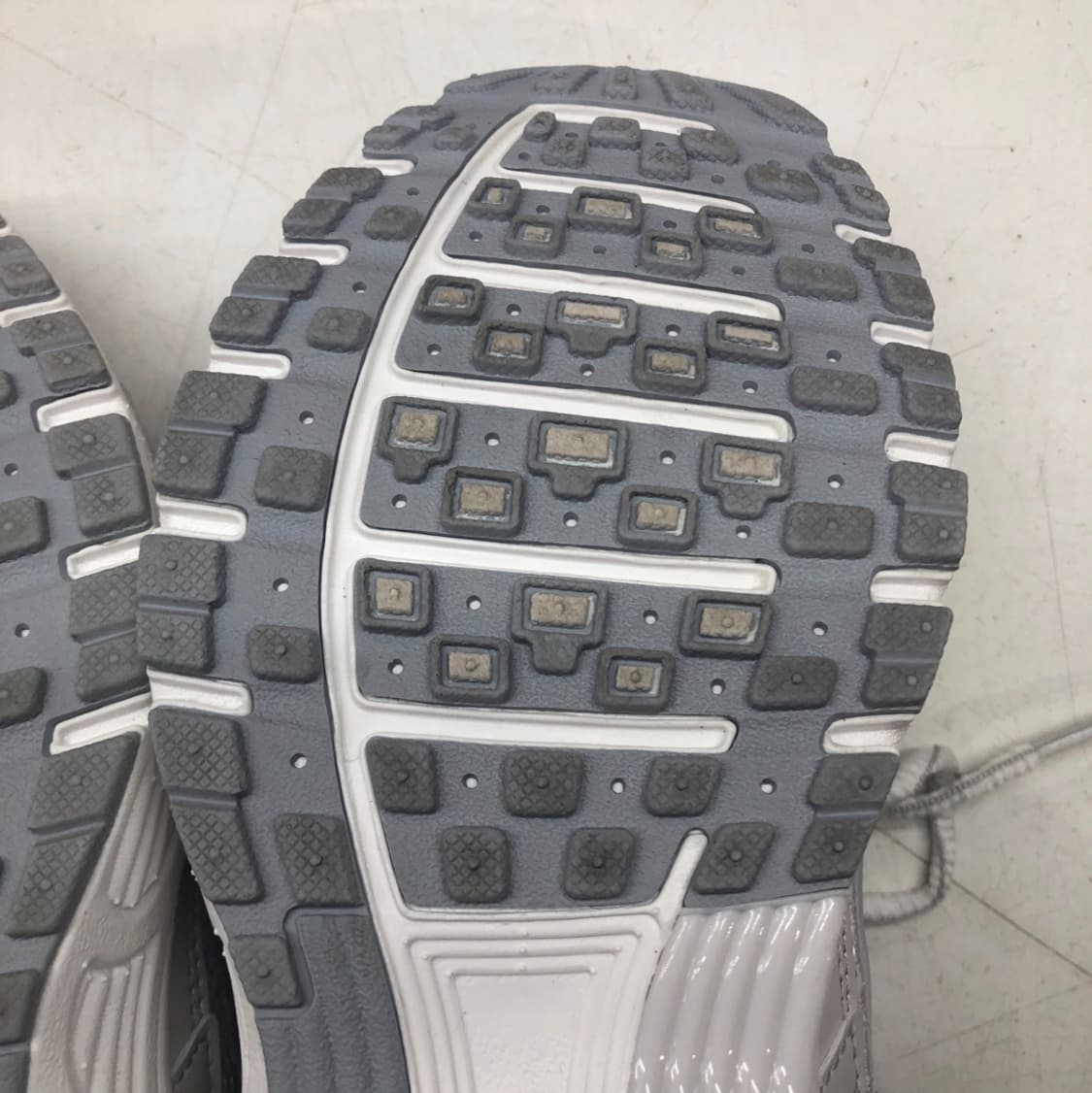 [새상품/235] 나이키 P-6000 SE 서밋 화이트 바스트 그레이 상품이미지5