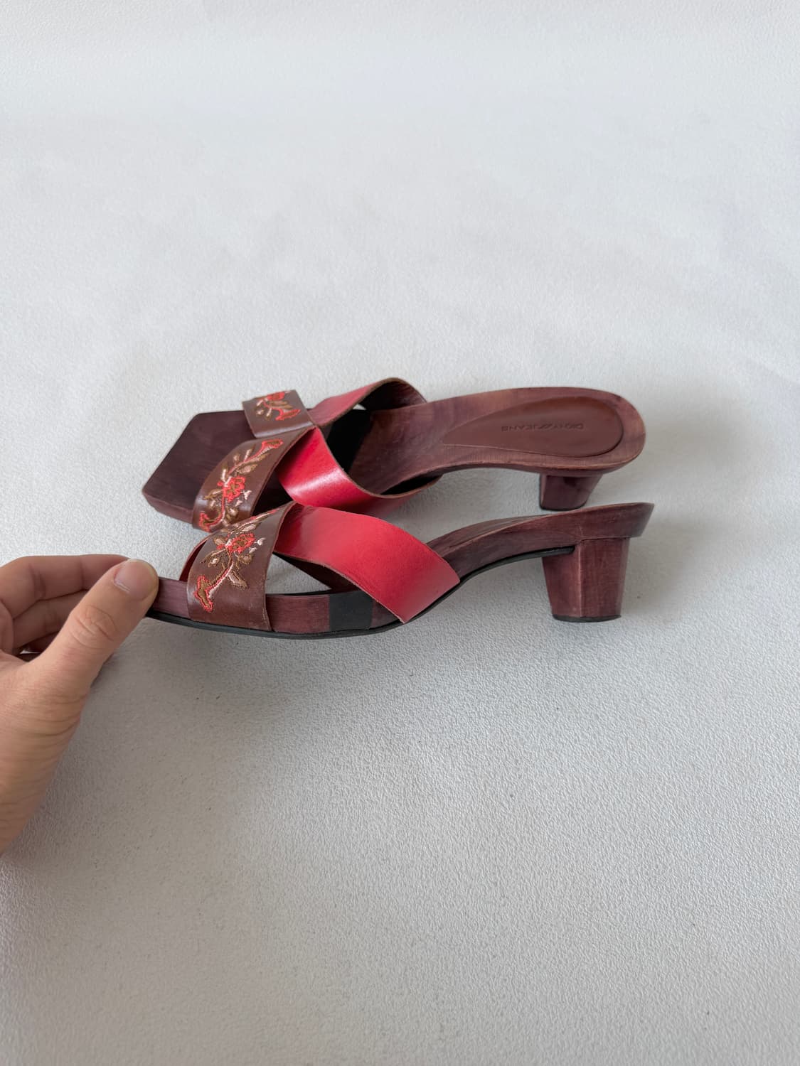 [US7.5]DKNY 오리엔탈 우드굽 뮬(SPAIN) 상품이미지1