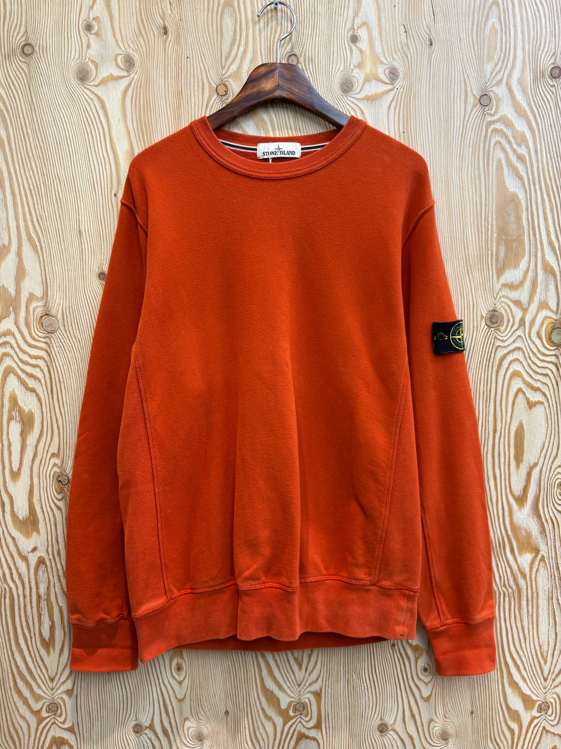 스톤아일랜드 와펜 패치 크루넥 맨투맨 상품이미지1