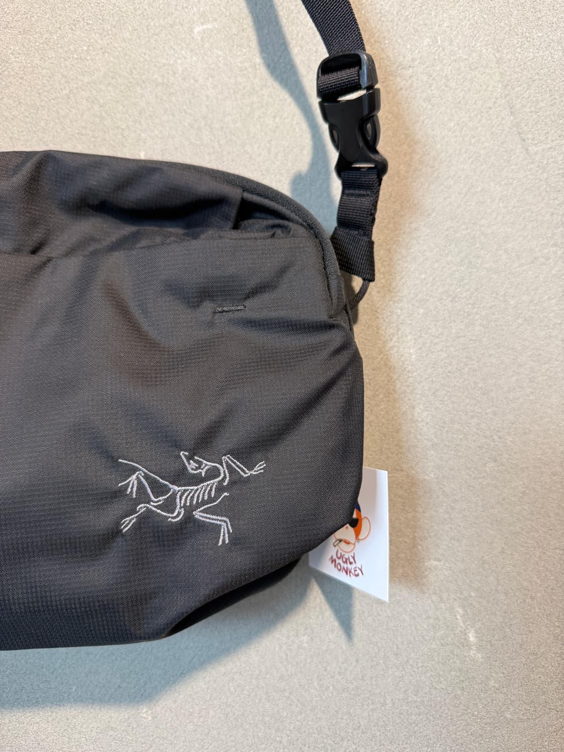 아크테릭스 헬리아드 크로스백 상품이미지3