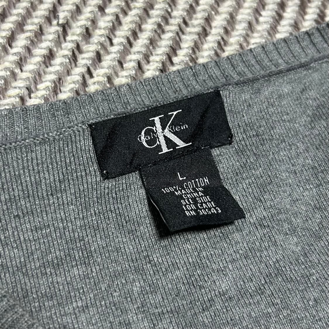 [L] Calvin klein 캘빈클라인 그레이 코튼 브이넥 니트 상품이미지5