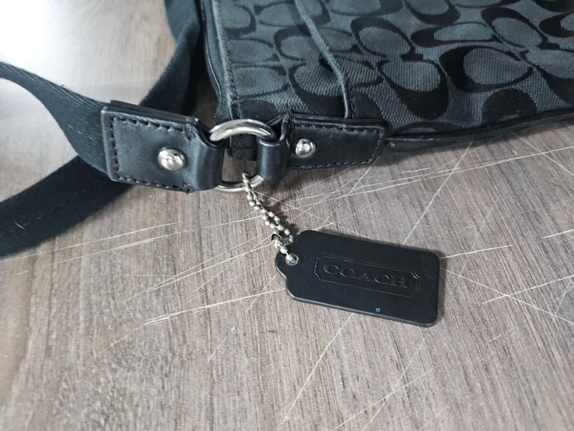 코치 시그니처 블랙 크로스백 상품이미지5