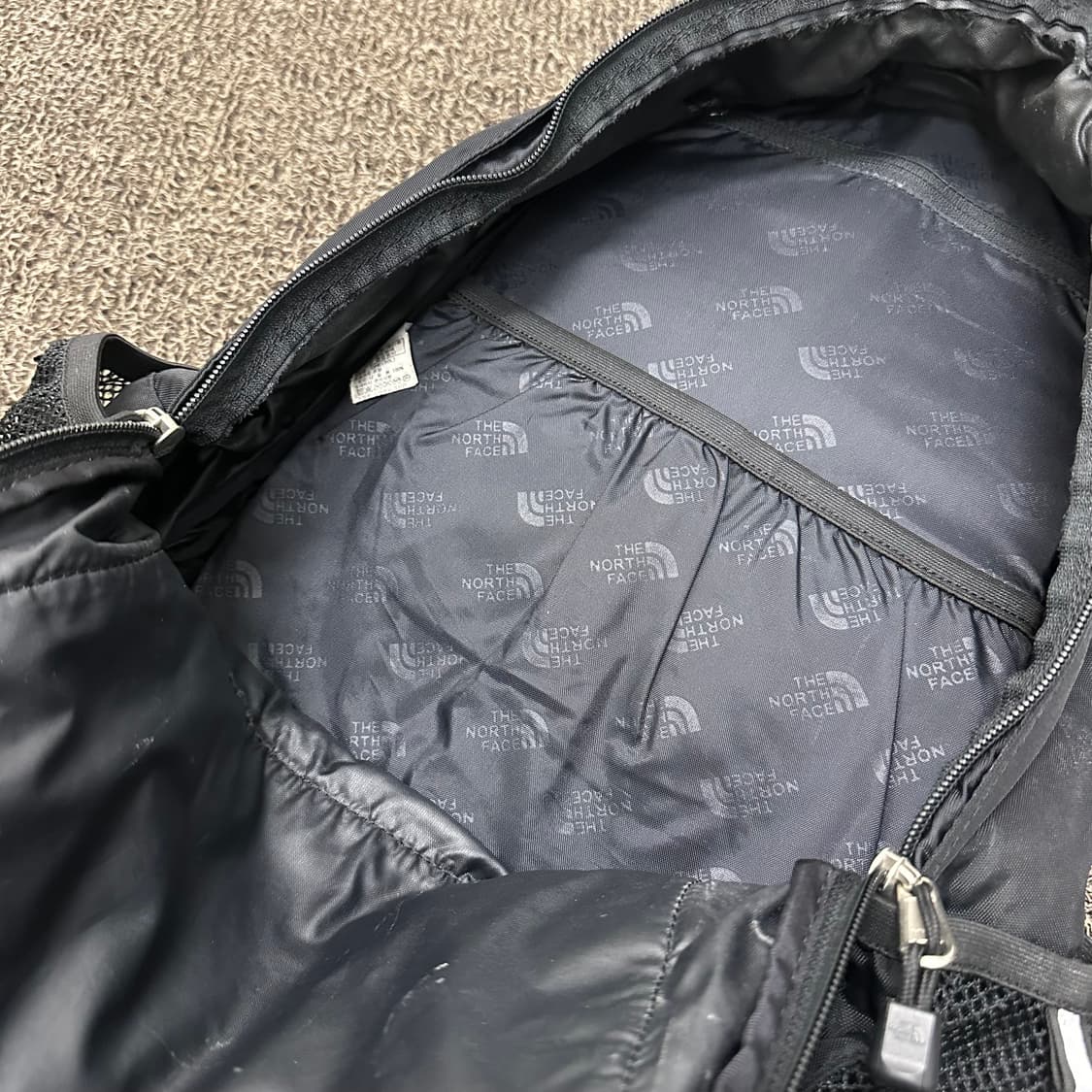 노스페이스 30L 벤처 백팩 가방 블랙 상품이미지6