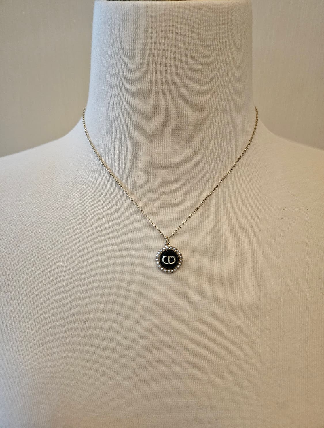 디올 업사이클링 블랙스톤 진주 목걸이 상품이미지7