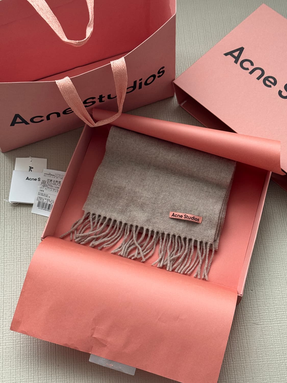 아크네스튜디오 머플러 풀박스 상품이미지1