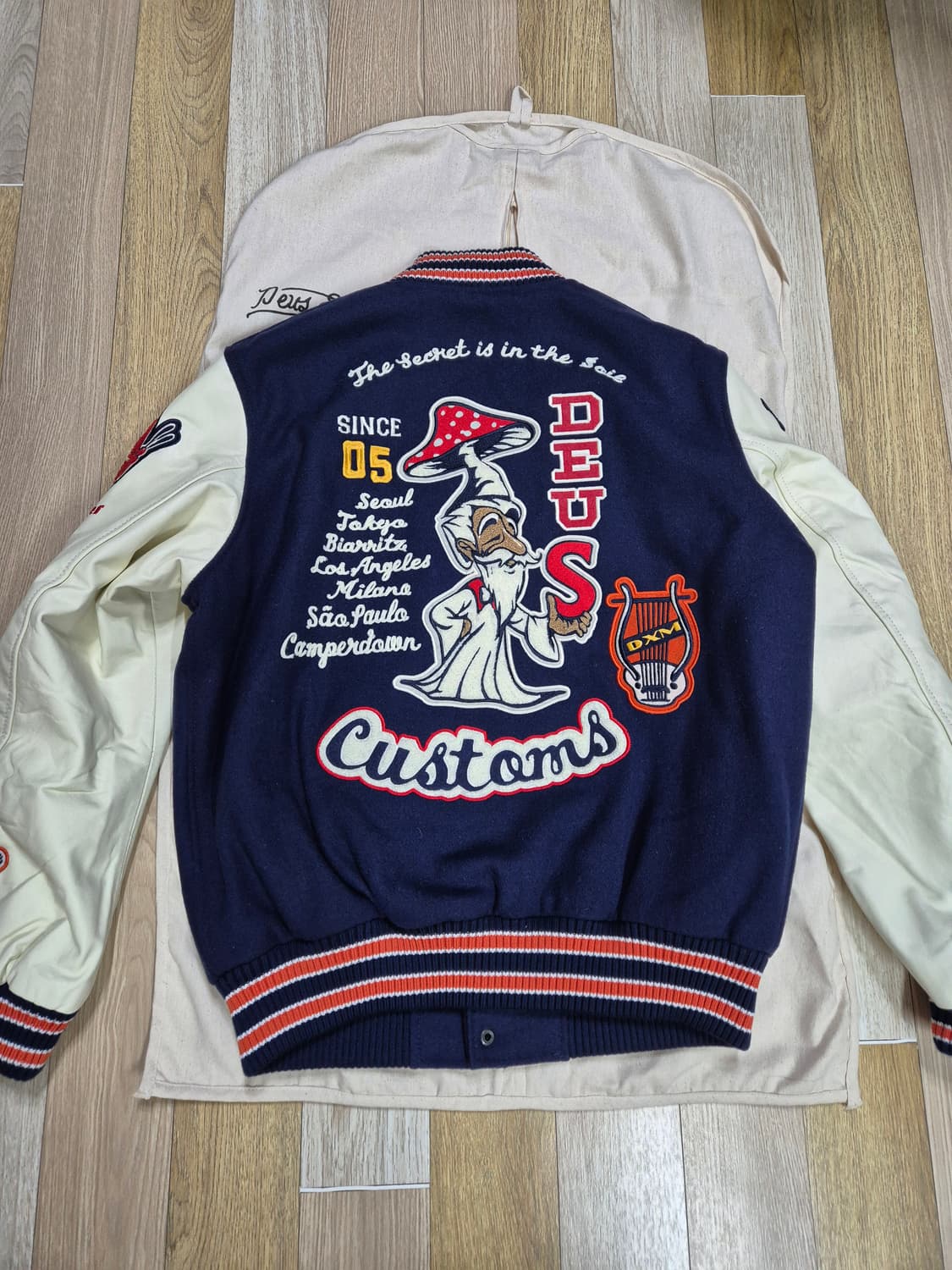 데우스 바시티 자켓 S 상품이미지2