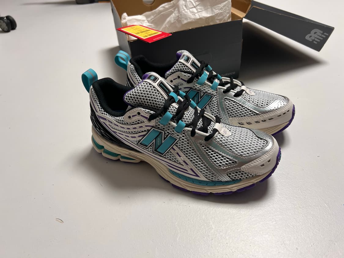 뉴발란스 1906R 화이트 블루 퍼플 270mm 새상품 상품이미지1