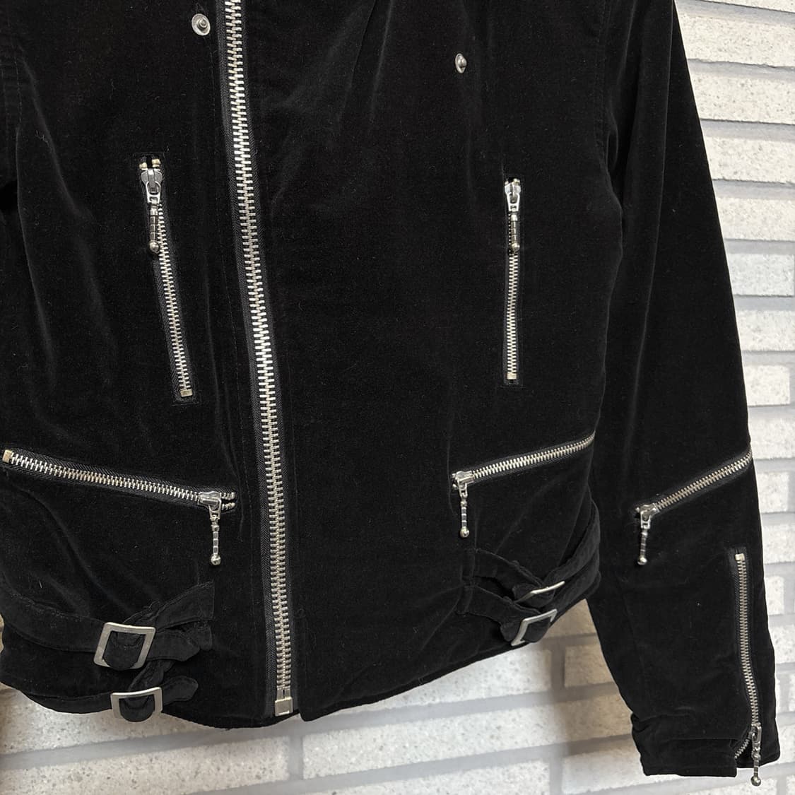 SUGGESTION 서제션 벨벳 라이더 자켓 맥시멈 지퍼 디테일 블랙 상품이미지5