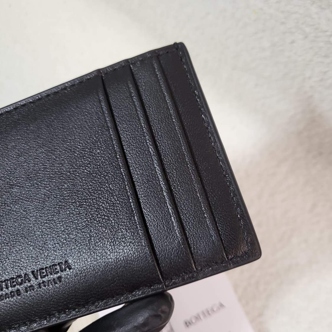[신형/1회착용] 보테가베네타 맥시 카세트 카드홀더 사이즈 상품이미지4