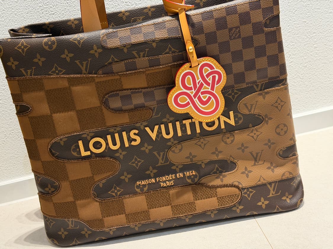 루이비통 쇼퍼 토트백 MM 브라운 / 퍼렐 니고 콜라보 상품이미지6