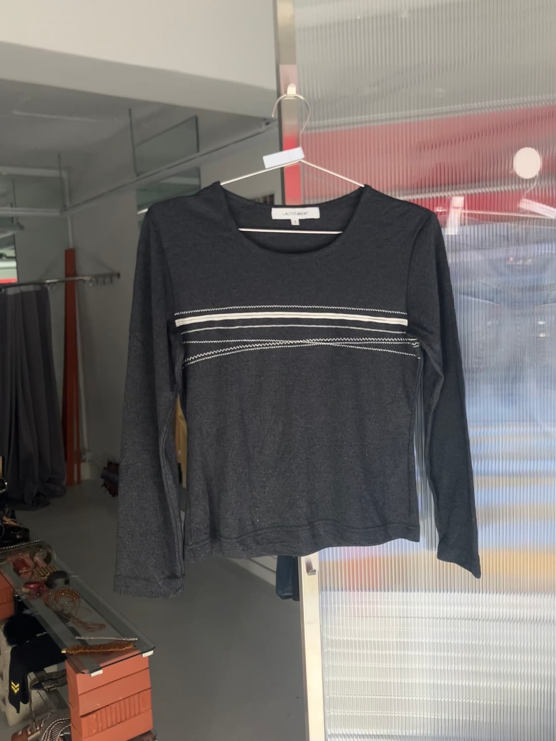 스티치 디테일 롱슬리브 상품이미지1