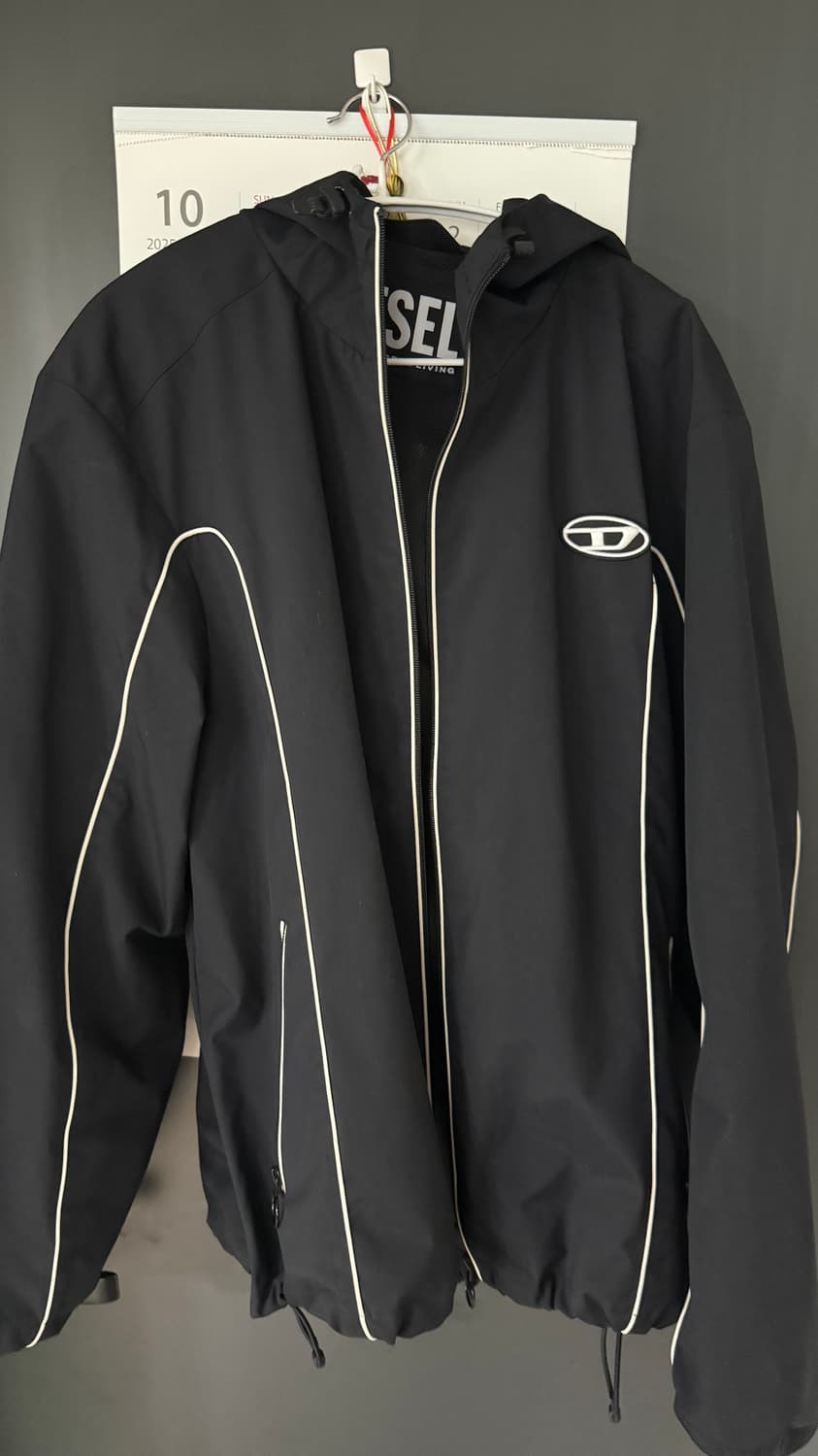 디젤 콘트라스트 파이핑 바람막이 상품이미지1