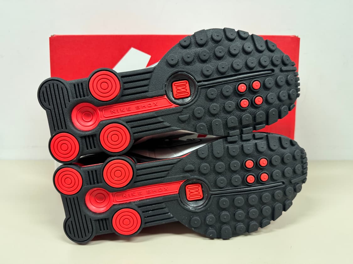 [245,255]나이키 우먼스 샥스 R4 블랙 메탈릭 실버 신품 상품이미지3