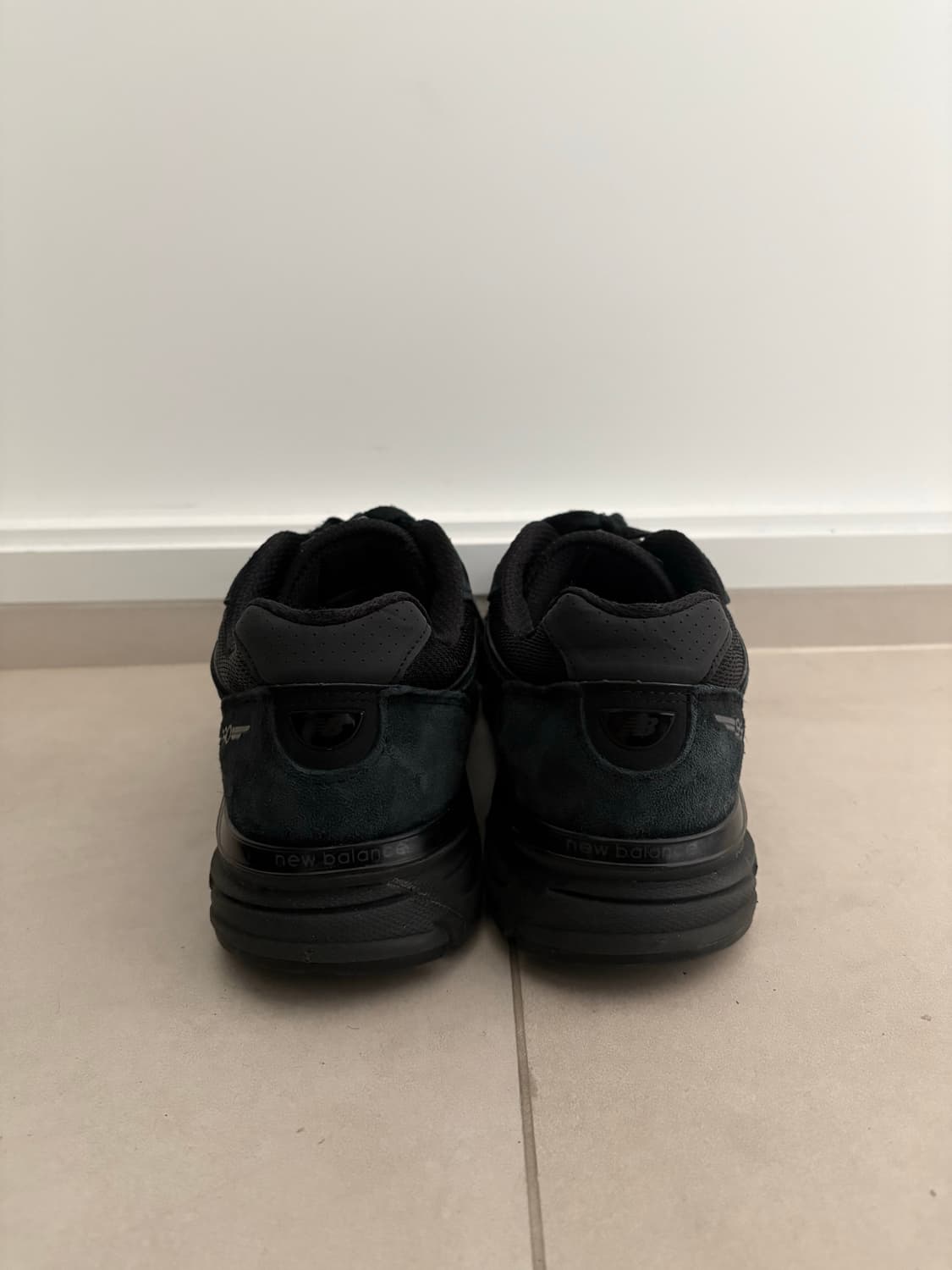 뉴발란스 990v4 트리플블랙 280 상품이미지6