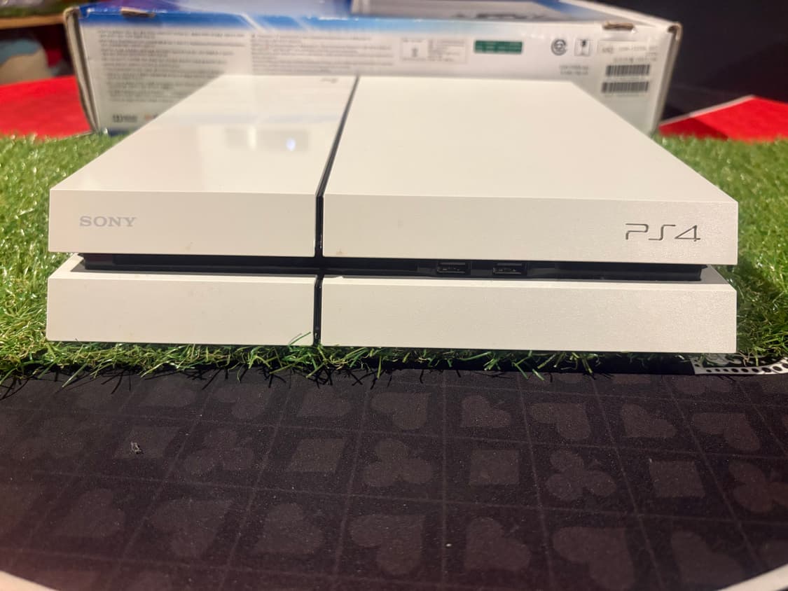 [중고] 플레이스테이션 4 + 각종 부자재 및 타이틀 상품이미지4