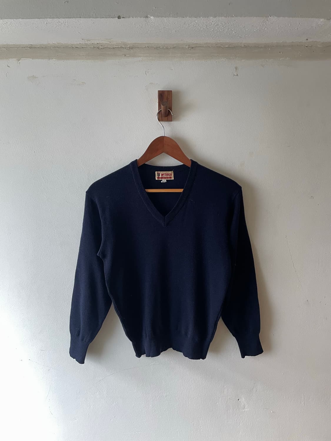 70-80's Vintage Mctiger V-Neck Sweater 상품이미지2