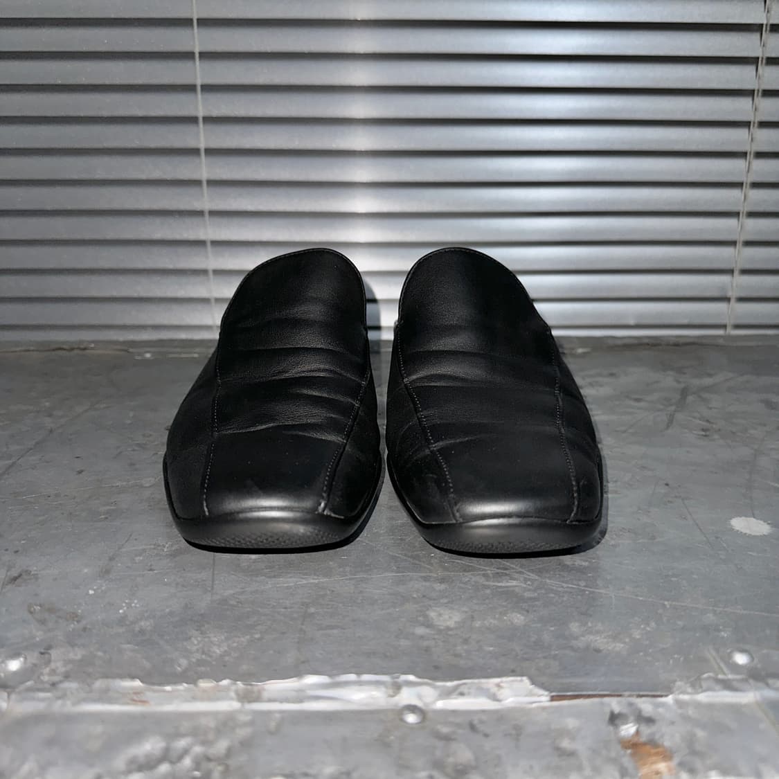 00s 블랙 프라다 스포츠 스퀘어 토 슬리퍼 뮬 상품이미지4