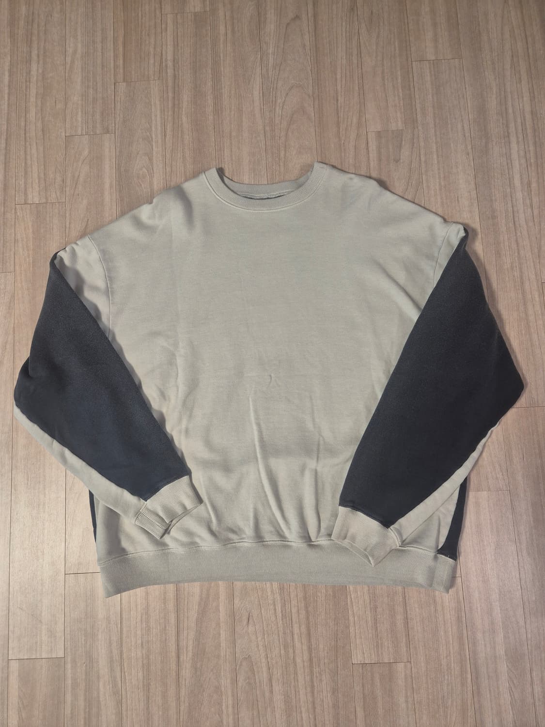 캐피탈 투톤 빅 플리스 스웻셔츠 상품이미지1