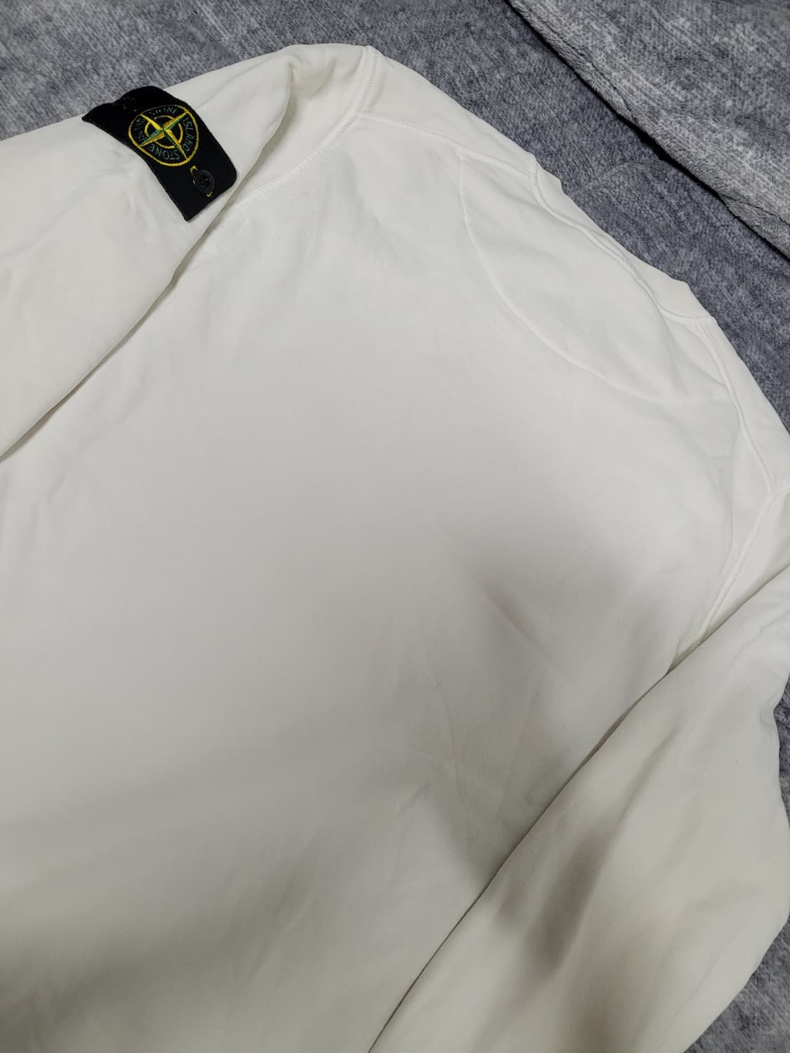 스톤아일랜드 화이트 맨투맨 상품이미지8