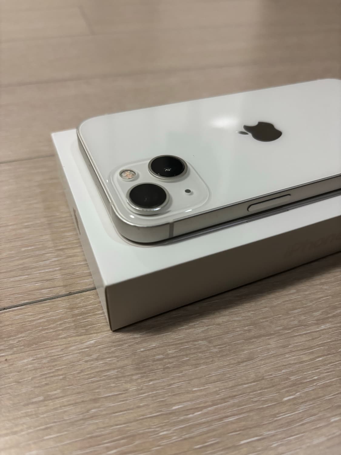 아이폰13 화이트128 상품이미지3