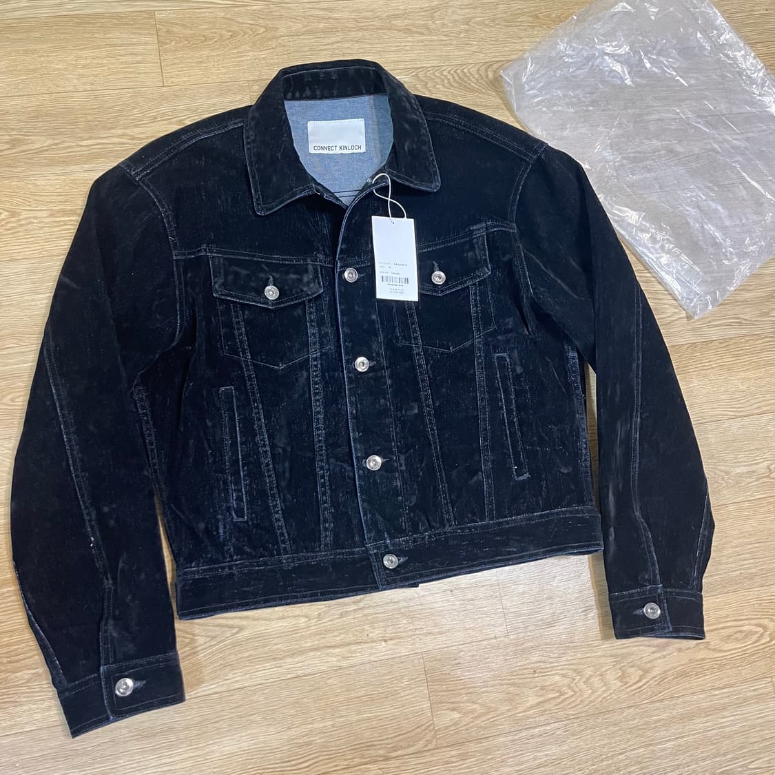 새상품) 커넥트킨록 벨벳 데님 크롭 워싱 트러커 청자켓 블랙 상품이미지2