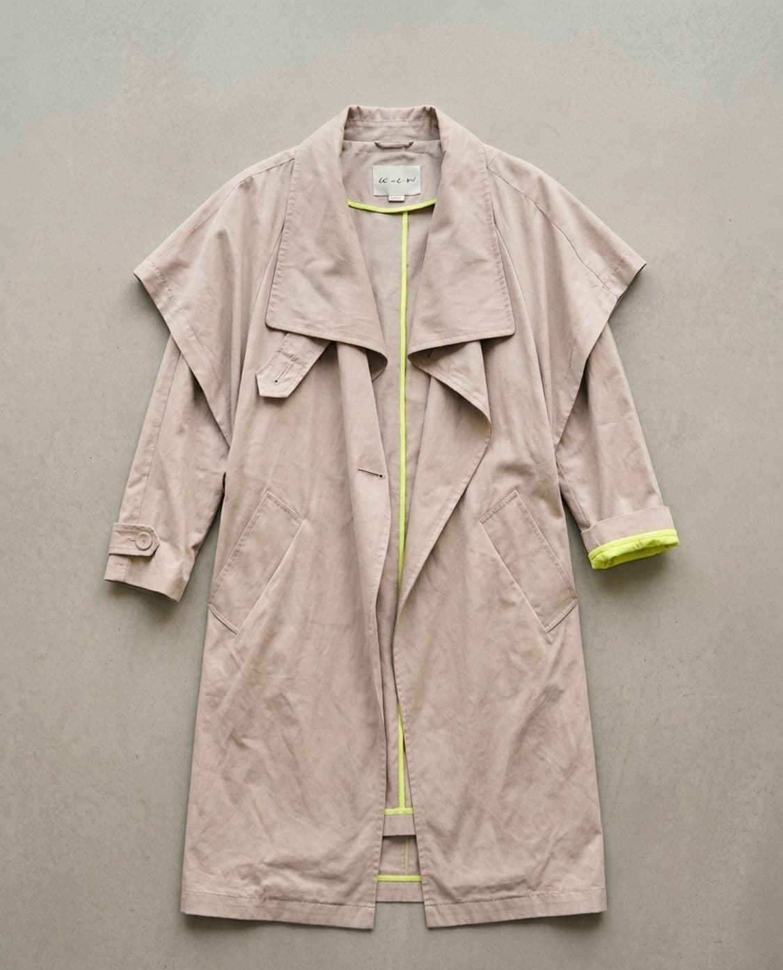 [정품] 디자이너 최수아 배색 케이프 트렌치 코트 상품이미지1