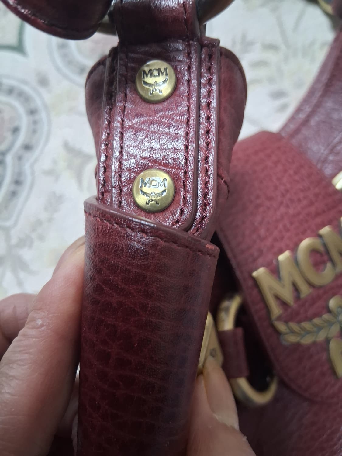 엠시엠가죽숄더백 상품이미지4